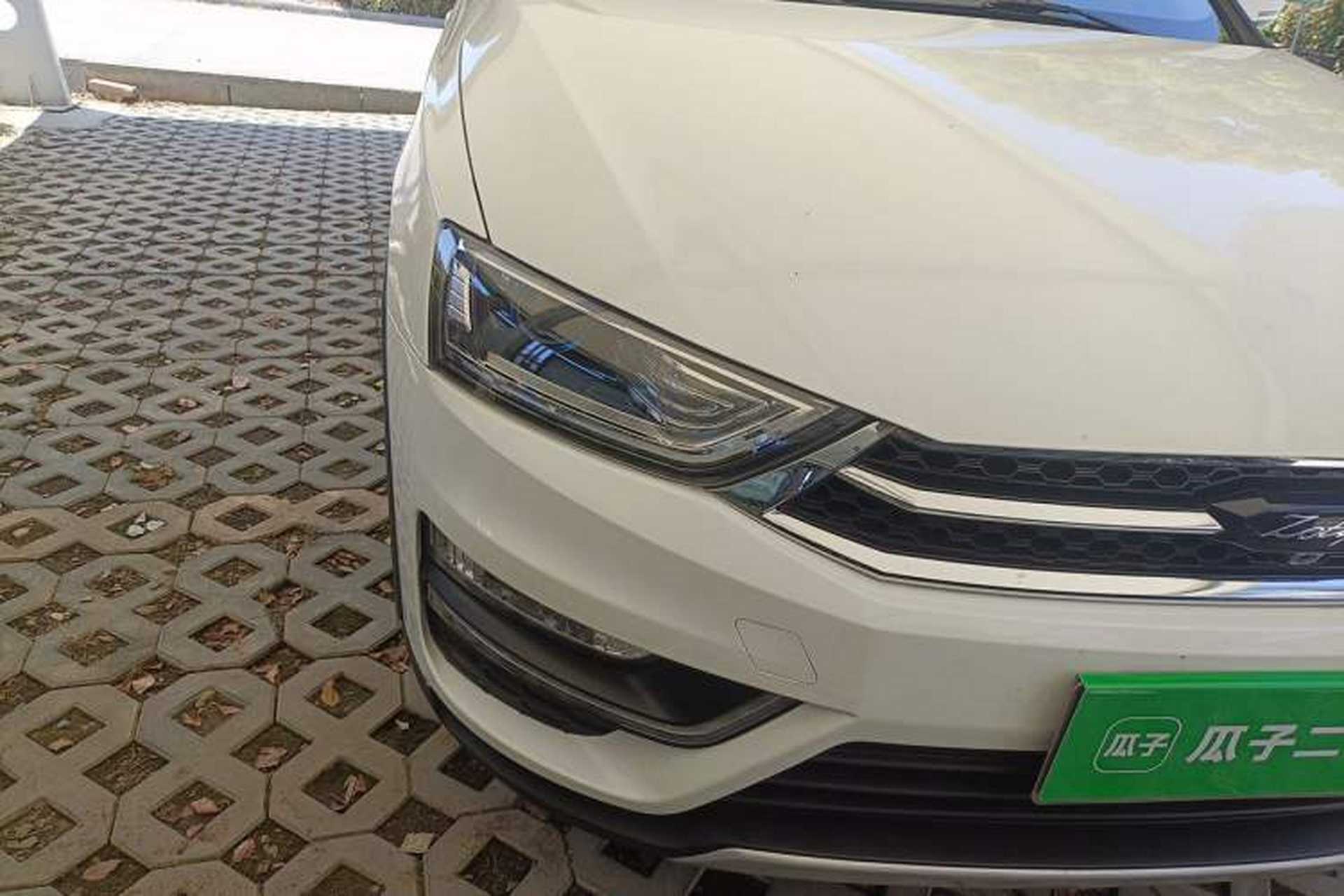 Used Zotye SR7 2017 1.5T CVT Cube Dream Edition Right Front Headlight