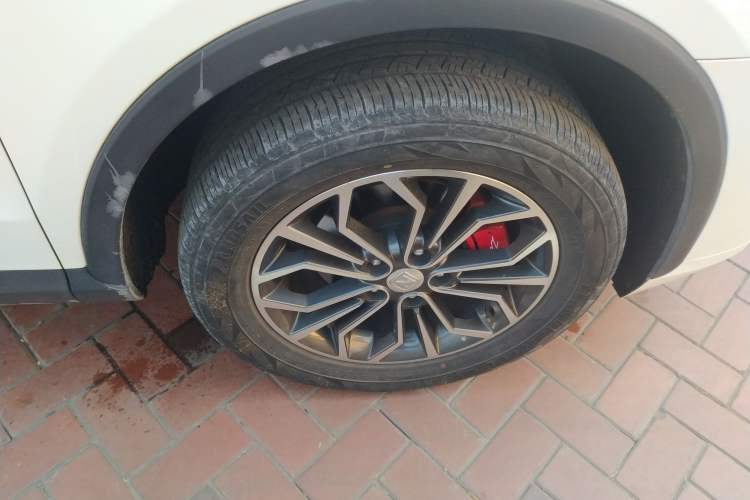 Used Zotye SR7 2017 1.5T CVT Cube Dream Edition Right Front Wheel Hub