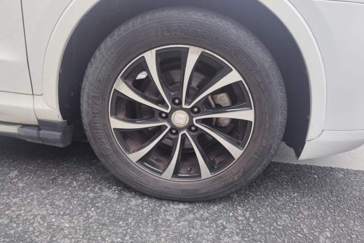 Used Zotye SR7 2017 1.5T CVT Cube Dream Edition Right Front Wheel Hub