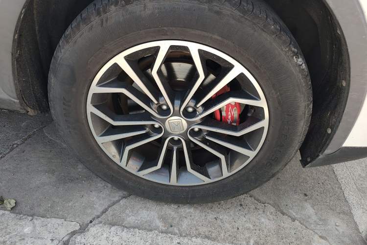 Used Zotye SR7 2017 1.5T CVT Cube Dream Edition Right Front Wheel Hub