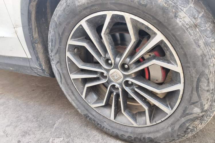 Used Zotye SR7 2017 1.5T CVT Cube Dream Edition Right Front Wheel Hub