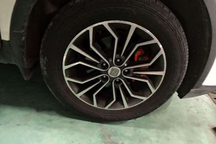 Used Zotye SR7 2017 1.5T Manual Cube Road Edition Right Front Wheel Hub