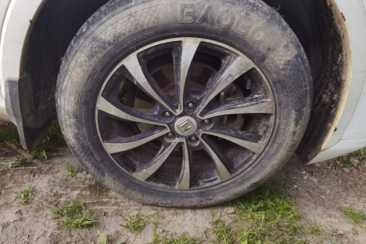 Used Zotye SR7 2017 1.5T Manual Cube Dream Edition Right Front Wheel Hub