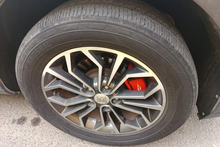 Used Zotye SR7 2017 1.5T CVT Cube Heart Edition Right Front Wheel Hub