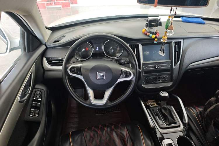 Used Zotye SR7 2017 1.5T CVT Cube Road Edition Steering Wheel