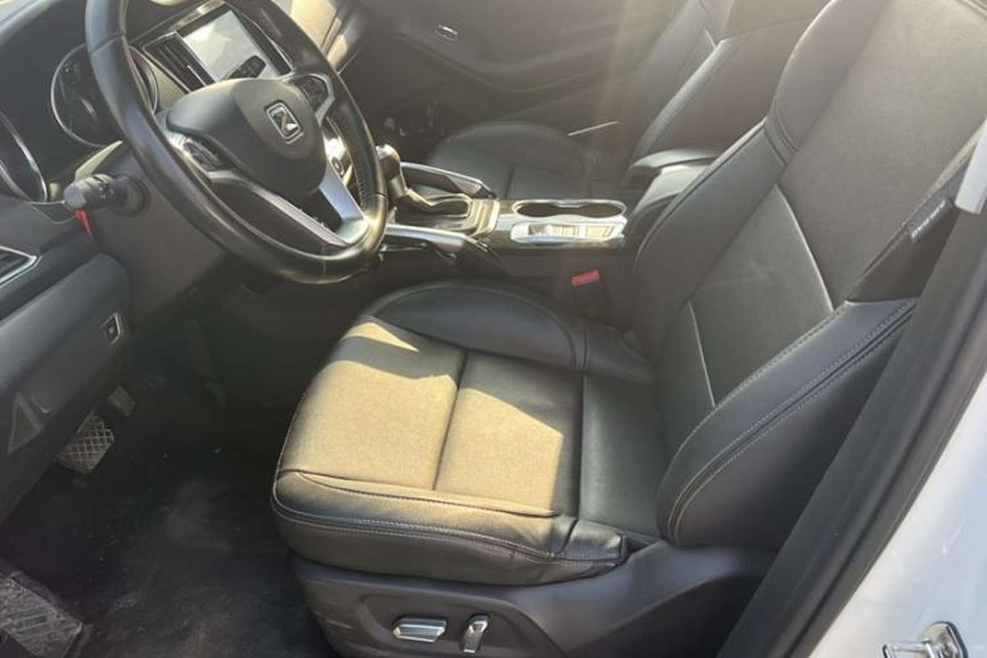 Used Zotye SR7 2017 1.5T CVT Cube Heart Edition Steering Wheel