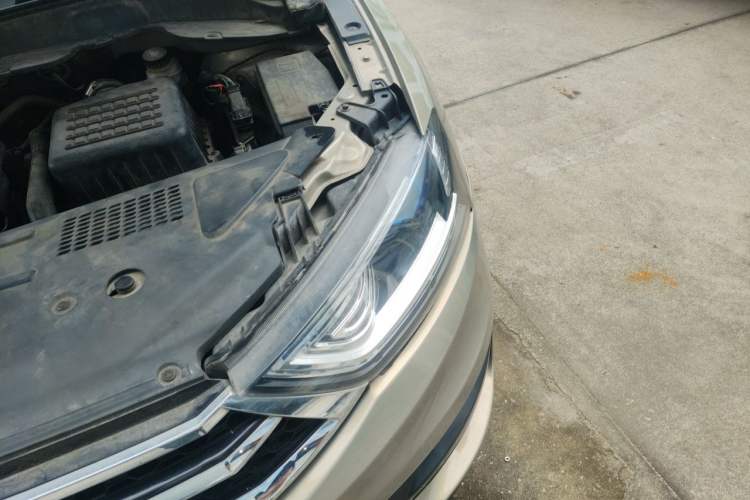 Used Zotye SR7 2017 1.5T CVT Cube Dream Edition Engine Bay Left