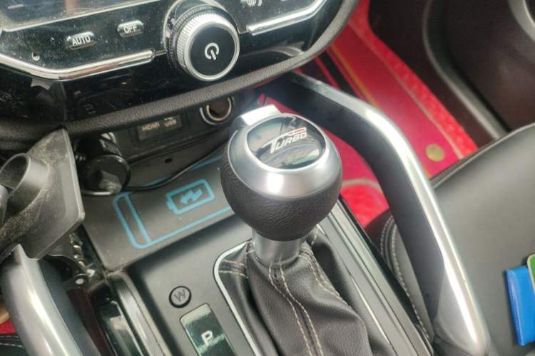 Used Zotye SR7 2017 1.5T CVT Cube Dream Edition Gear Lever