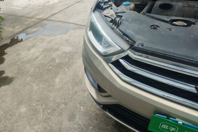 Used Zotye SR7 2017 1.5T CVT Cube Dream Edition Right Front Headlight