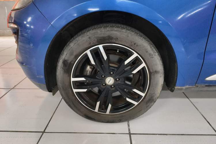 Used Zotye SR9 2017 2.0T Automatic Ultimate Dream Edition Exterior 7