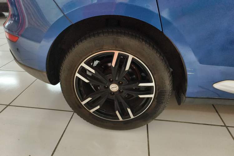 Used Zotye SR9 2017 2.0T Automatic Ultimate Dream Edition Exterior 8