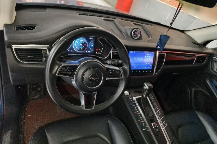 Used Zotye SR9 2017 2.0T Automatic Ultimate Dream Edition Interior 2