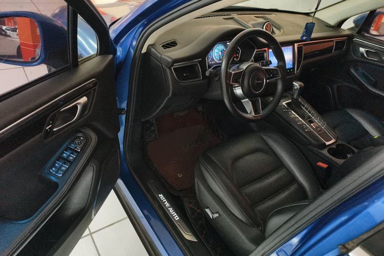 Used Zotye SR9 2017 2.0T Automatic Ultimate Dream Edition Interior 3