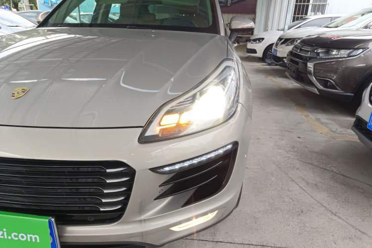Used Zotye SR9 2017 2.0T Automatic Ultimate Dream Edition Left Front Headlight