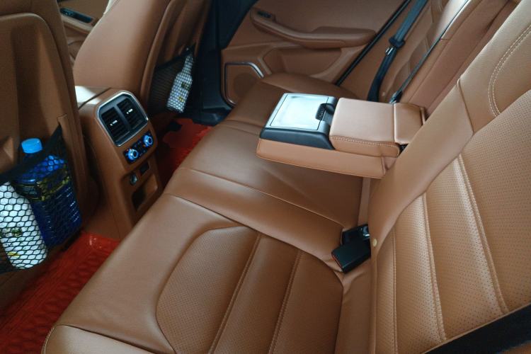 Used Zotye SR9 2017 2.0T Automatic Ultimate Dream Edition Left Rear Seat