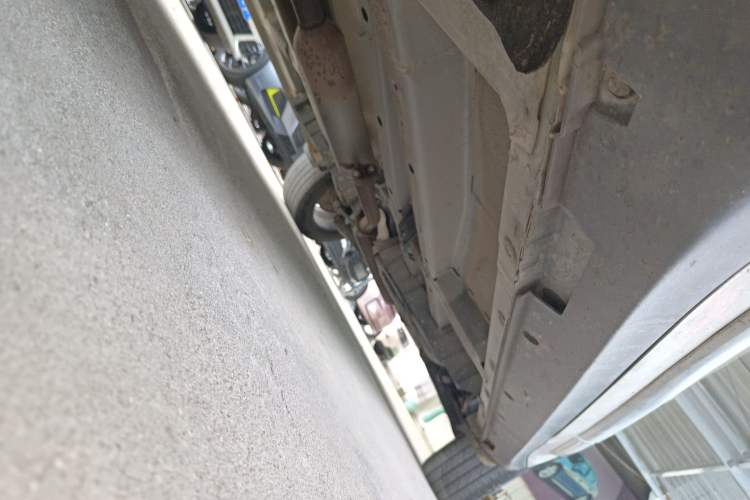 Used Zotye SR9 2017 2.0T Automatic Ultimate Dream Edition Left Side Sill