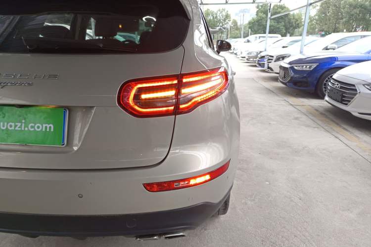 Used Zotye SR9 2017 2.0T Automatic Ultimate Dream Edition Right Rear Taillight