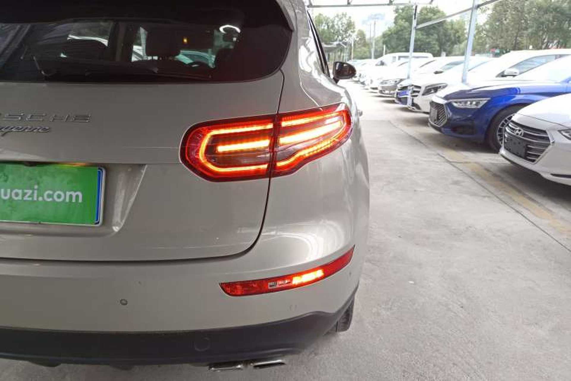 Used Zotye SR9 2017 2.0T Automatic Ultimate Dream Edition Right Rear Taillight
