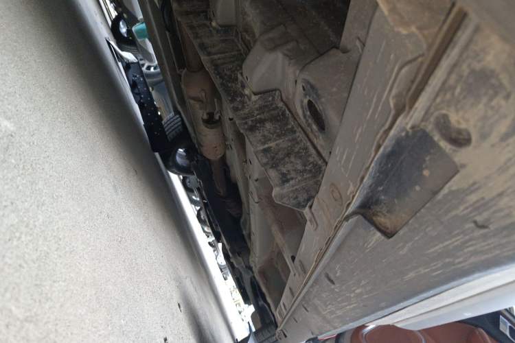 Used Zotye SR9 2017 2.0T Automatic Ultimate Dream Edition Right Side Sill