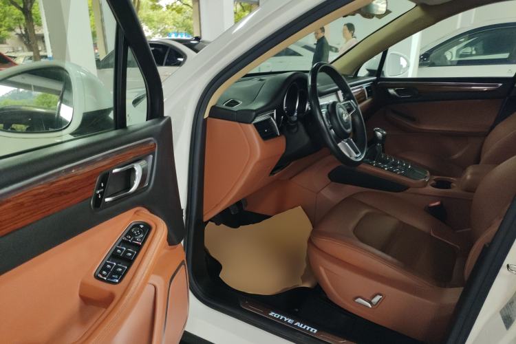 Used Zotye SR9 2017 2.0T Manual "Ultimate Heart" Edition Driver Seat