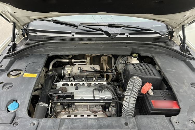 Used Zotye SR9 2017 2.0T Automatic Ultimate Edition Engine Bay