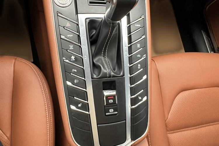 Used Zotye SR9 2017 2.0T Automatic Ultimate Edition Gear Lever