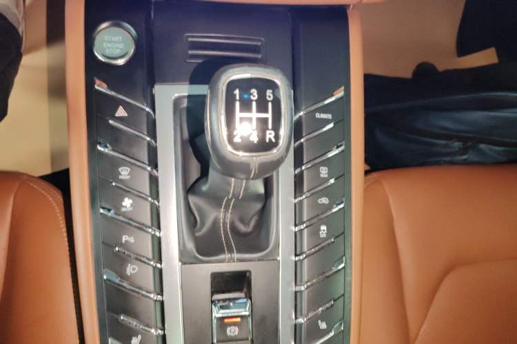 Used Zotye SR9 2017 2.0T Manual "Ultimate Heart" Edition Gear Lever