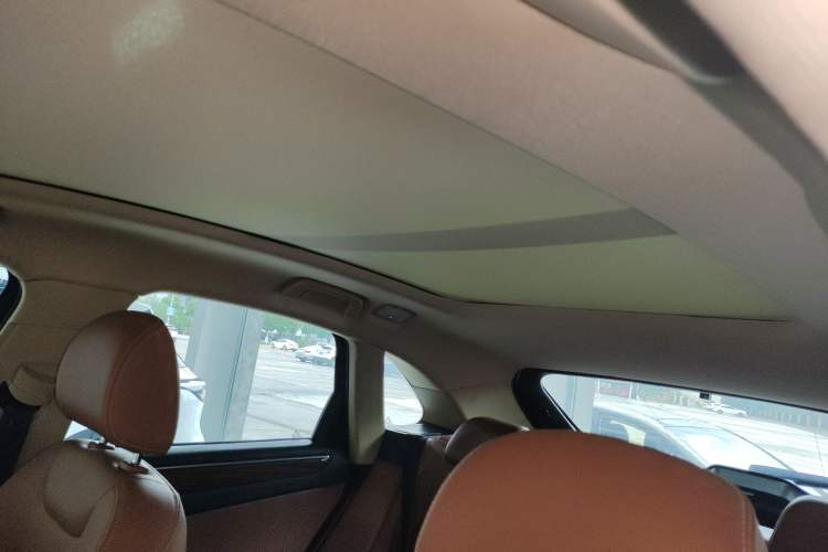 Used Zotye SR9 2017 2.0T Manual "Ultimate Heart" Edition Headliner