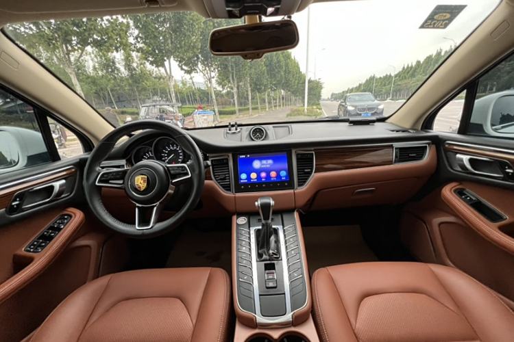 Used Zotye SR9 2017 2.0T Automatic Ultimate Edition Interior 8