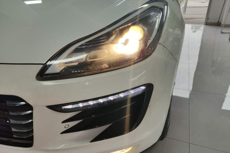 Used Zotye SR9 2017 2.0T Manual "Ultimate Heart" Edition Left Front Headlight