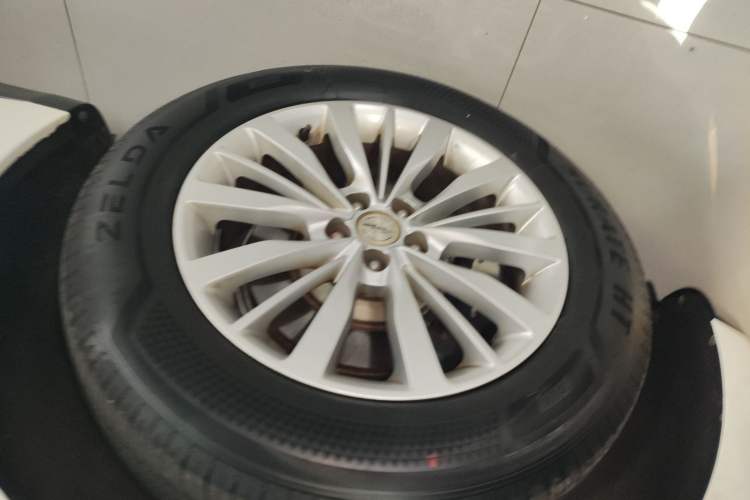 Used Zotye SR9 2017 2.0T Manual "Ultimate Heart" Edition Left Front Wheel Hub