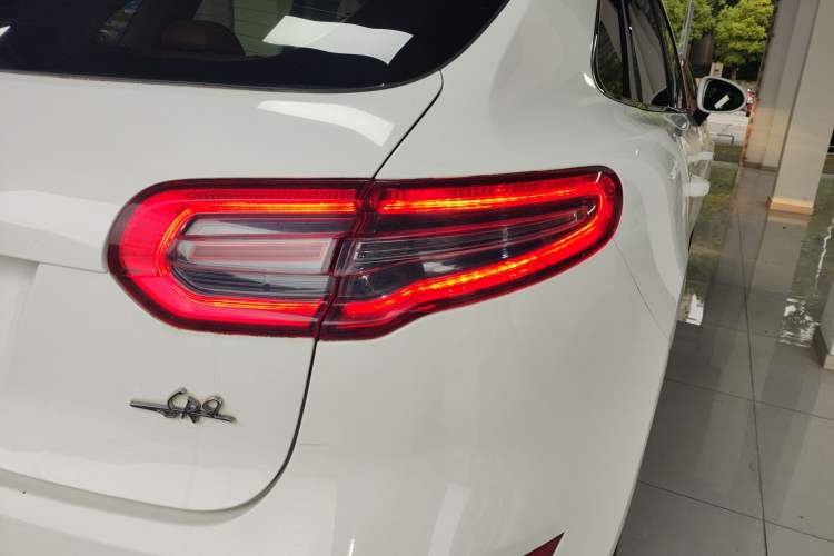 Used Zotye SR9 2017 2.0T Manual "Ultimate Heart" Edition Right Rear Taillight