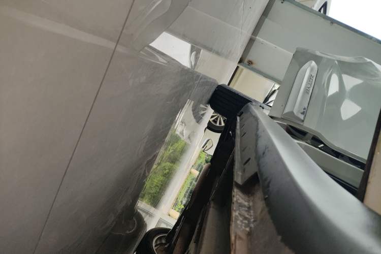 Used Zotye SR9 2017 2.0T Manual "Ultimate Heart" Edition Right Side Sill