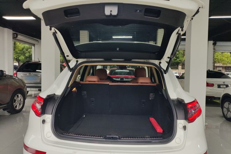 Used Zotye SR9 2017 2.0T Manual "Ultimate Heart" Edition Trunk