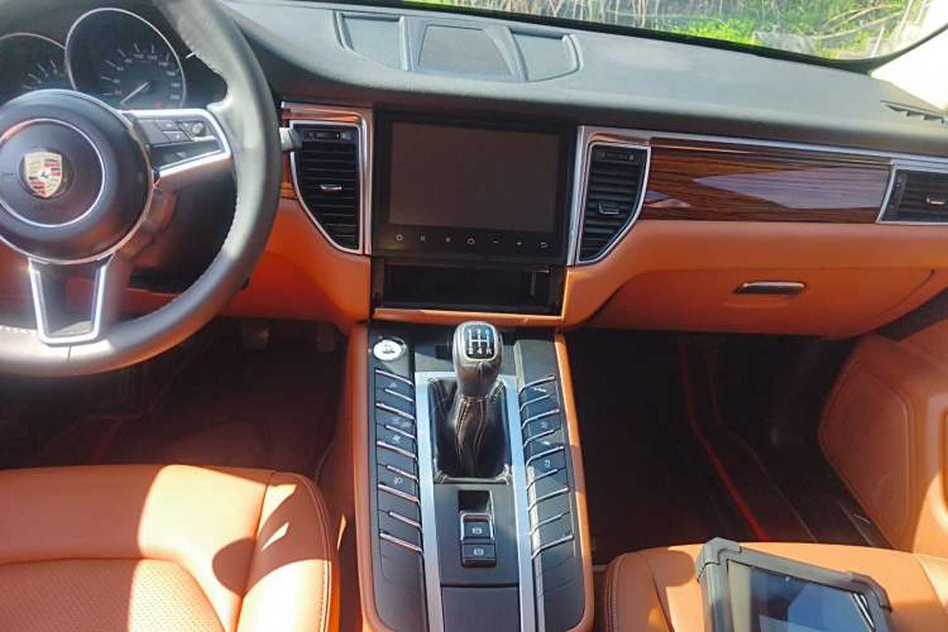 Used Zotye SR9 2017 2.0T Manual "Ultimate Road" Edition Audio And AC Panel