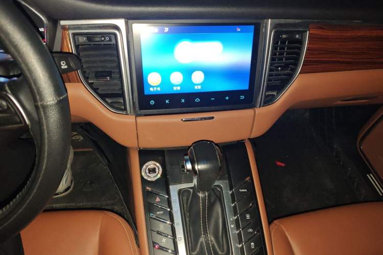 Used Zotye SR9 2017 2.0T Automatic Ultimate Dream Edition Audio And AC Panel