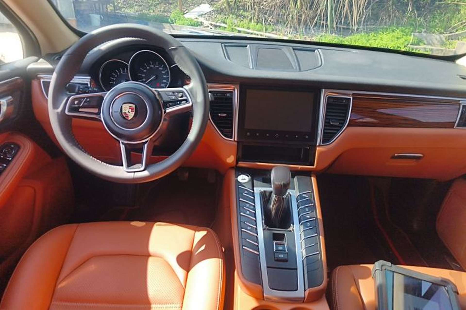 Used Zotye SR9 2017 2.0T Manual "Ultimate Road" Edition Center Console