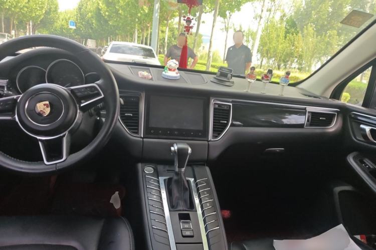 Used Zotye SR9 2017 2.0T Automatic Ultimate Road Edition Center Console