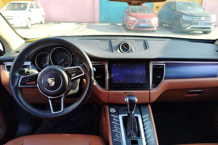 Used Zotye SR9 2017 2.0T Automatic Ultimate Edition Center Console
