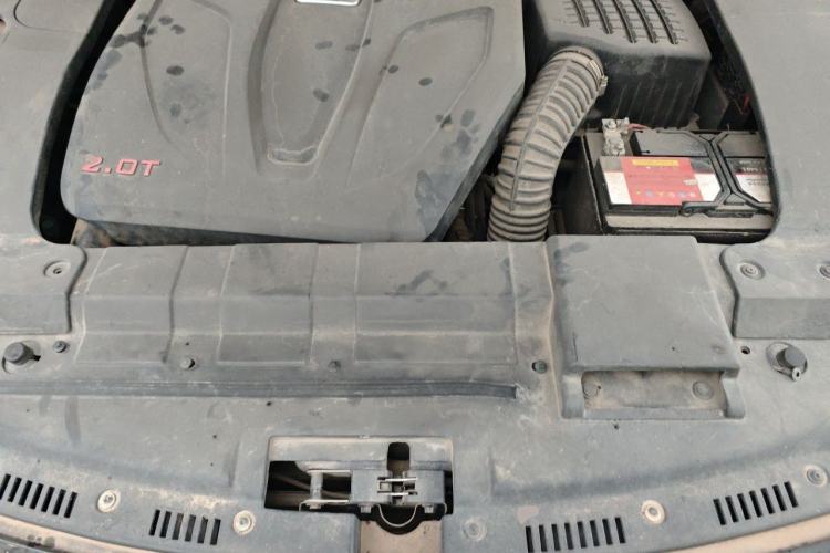 Used Zotye SR9 2017 2.0T Manual "Ultimate Heart" Edition Engine Bay