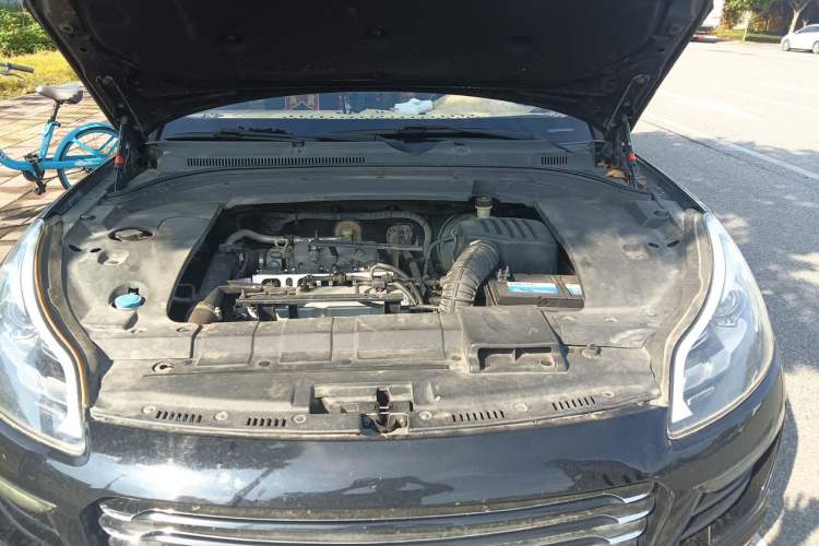 Used Zotye SR9 2017 2.0T Manual "Ultimate Heart" Edition Engine Bay