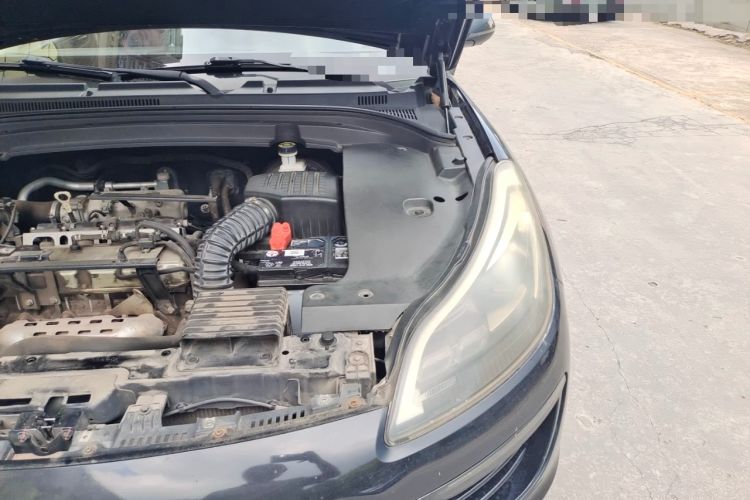 Used Zotye SR9 2017 2.0T Manual "Ultimate Heart" Edition Engine Bay Left
