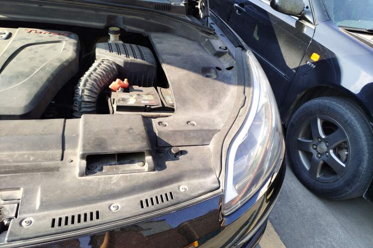 Used Zotye SR9 2017 2.0T Automatic Ultimate Edition Engine Bay Left