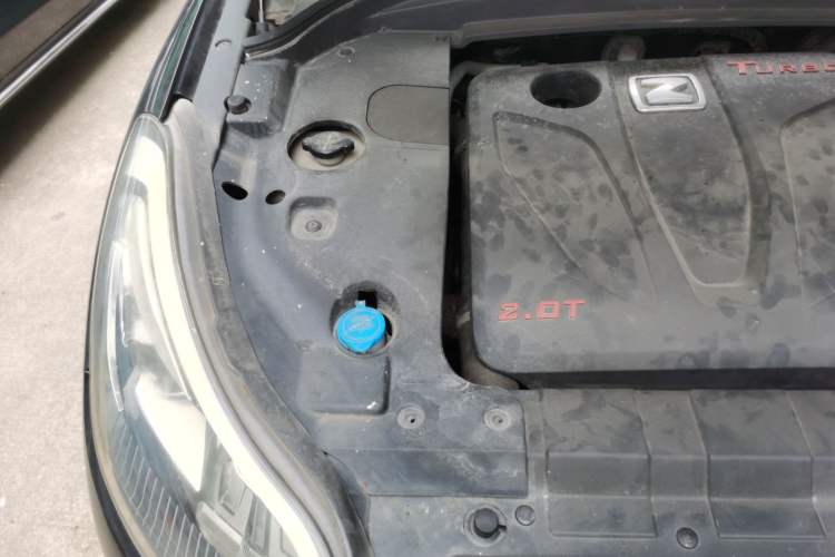 Used Zotye SR9 2017 2.0T Automatic Ultimate Edition Engine Bay Right