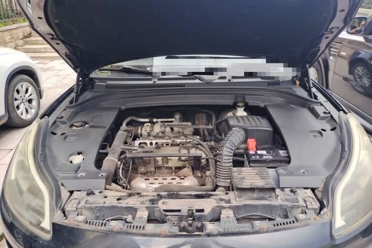 Used Zotye SR9 2017 2.0T Manual "Ultimate Heart" Edition Engine Bay Right