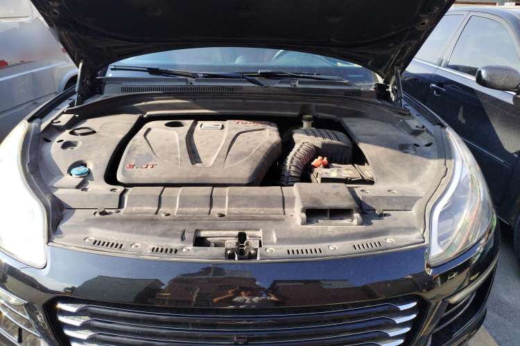 Used Zotye SR9 2017 2.0T Automatic Ultimate Edition Engine Bay