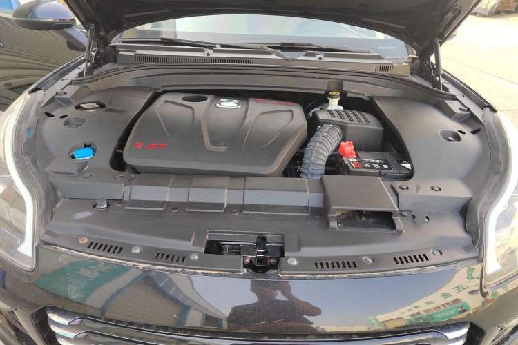 Used Zotye SR9 2017 2.0T Manual "Ultimate Heart" Edition Engine Bay
