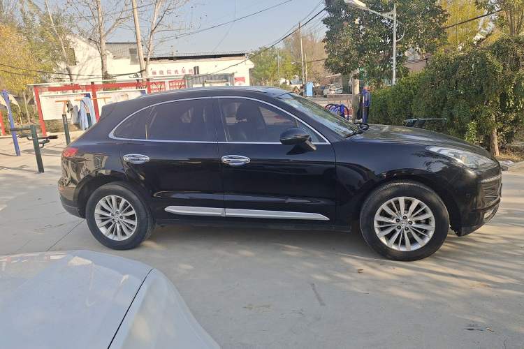 Used Zotye SR9 2017 2.0T Automatic Ultimate Light Edition Exterior 2