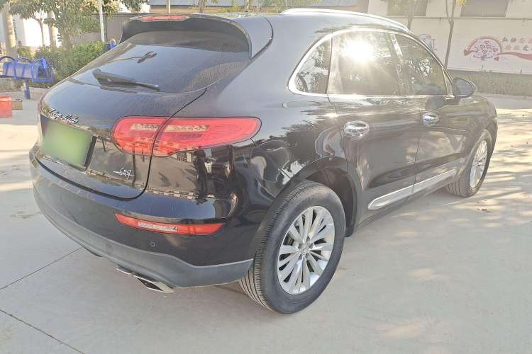 Used Zotye SR9 2017 2.0T Automatic Ultimate Light Edition Exterior 3