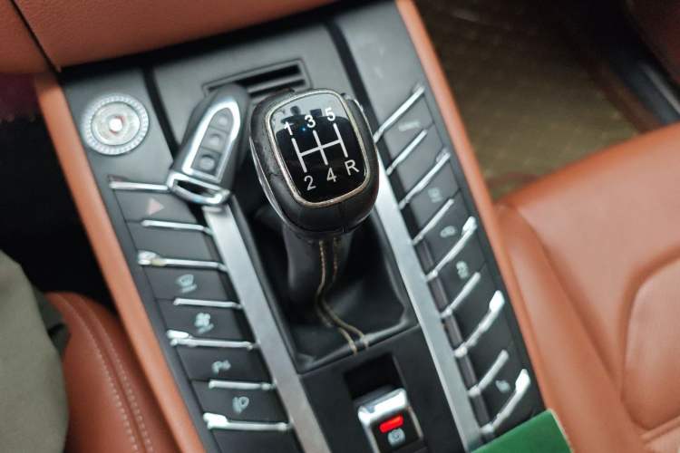 Used Zotye SR9 2017 2.0T Manual "Ultimate Heart" Edition Gear Lever